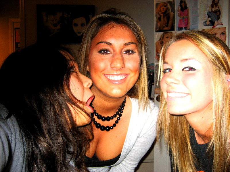 [Image: bfd6c06e0e6d077144ee8e3efa345b63.jpg]