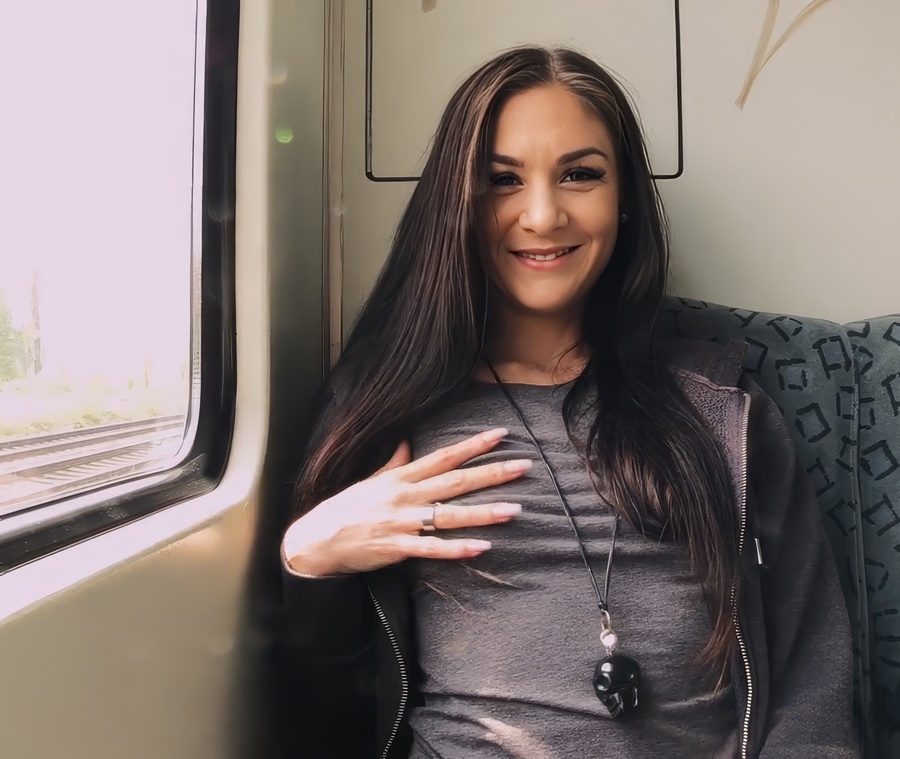 Lullu Gun I Met A German Girl On A Train And Soon Had Sex With Her