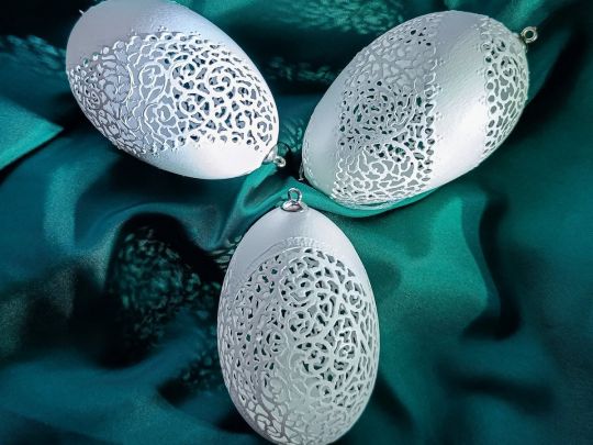 «Мої ажурні писанки — спроба перенести мереживні візерунки на яєчну шкаралупу», — майстриня Богуслава Юстина Голень