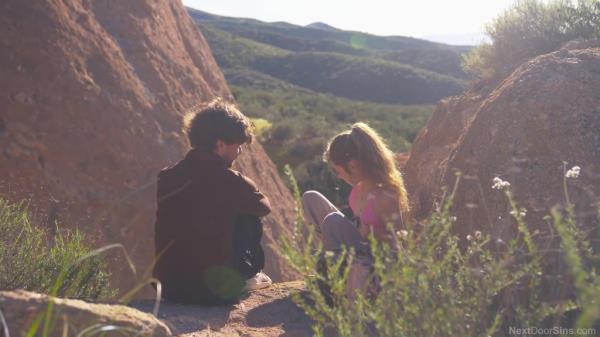 Daisy Fox - The Hike Job [FullHD 1080p]