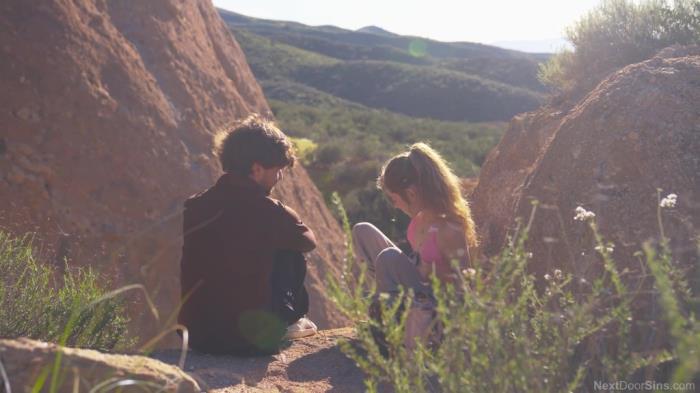 Daisy Fox - The Hike Job [FullHD 1080p]