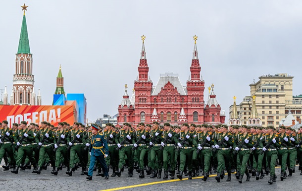 Россия может отменить парад 9 мая из-за ракет Украины - СМИ