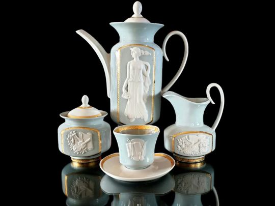 «Ранкова кава з сервізом „Муза“ стає моментом зустрічі з натхненням», — колекціонерка Людмила Карпінська-Романюк