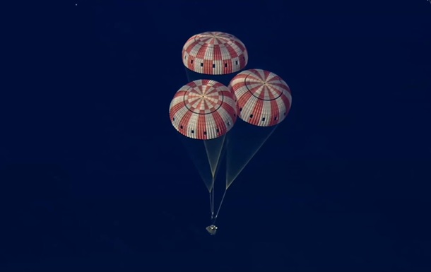 Миссия Artemis II вернулась на Землю