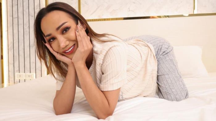 Rii - Rii Returns for More Fun [HD 720p]