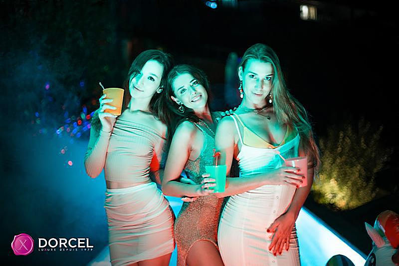 Girls Hot Summer Night  : Sybil, Alexis Crystal, Ellie Leen (DorcelClub.com) FullHD 1080p