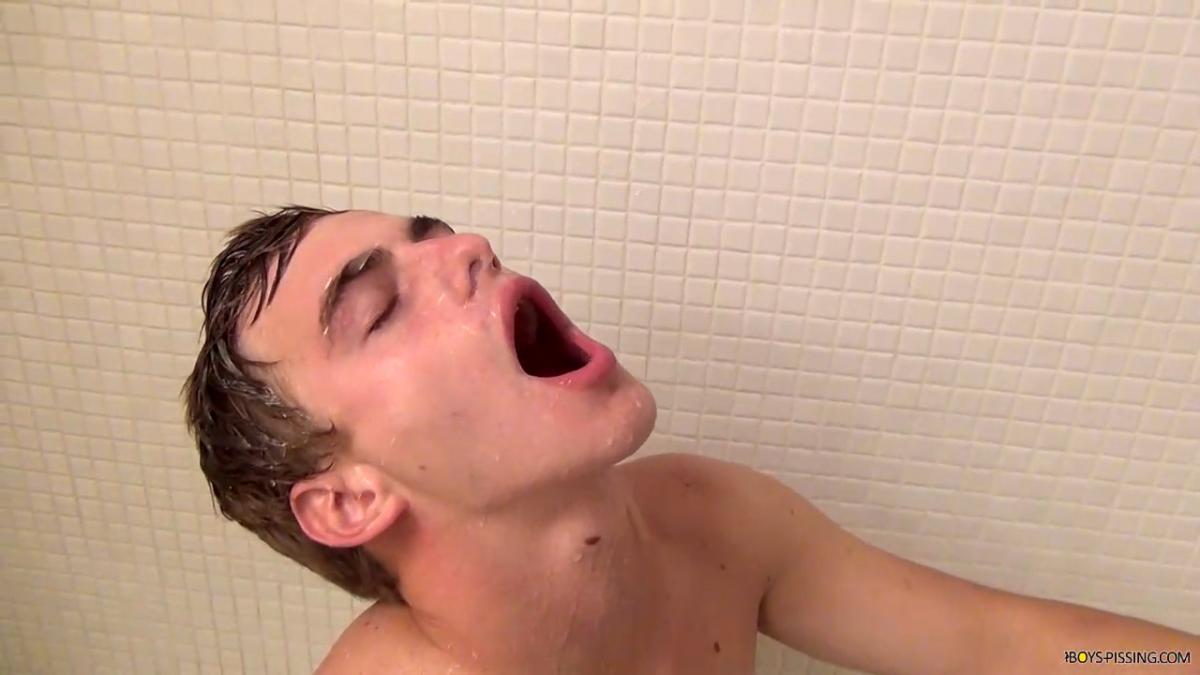 Boys Pissing