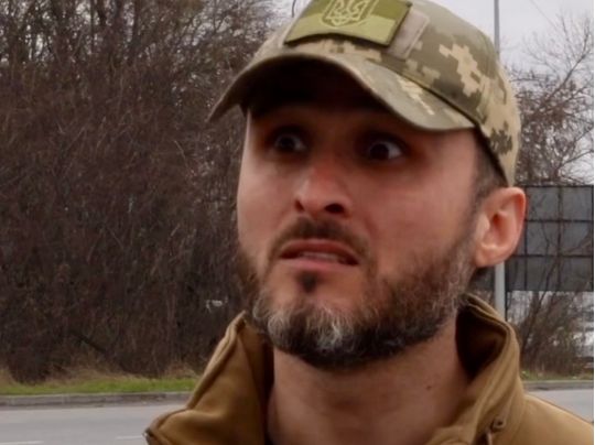 Не втримався: популярний комік вразив запальним танцем у бліндажі