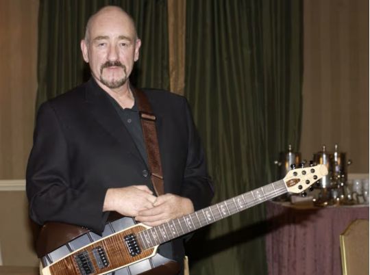 Помер легендарний британський співак Дейв Мейсон