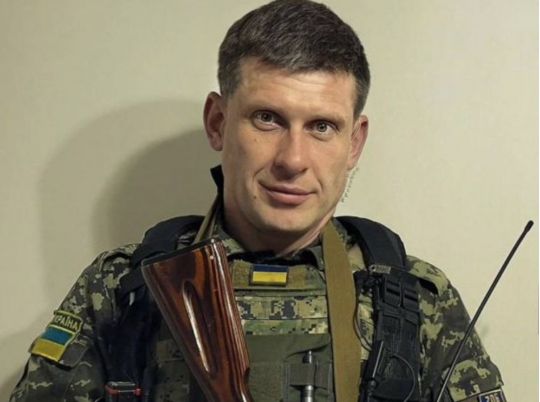 Зірка серіалу «Коли ми вдома», який став десантником, отримав «Золотий хрест» від головкому ВСУ