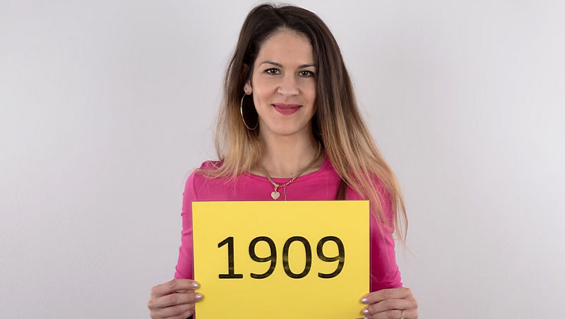 Michaela 1909 (CzechCasting) FullHD 1080p