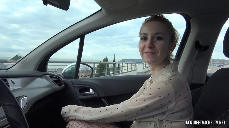 Julie, 22ans, Marseille et sodomie ! (JacquieEtMichelTV) FullHD 1080p