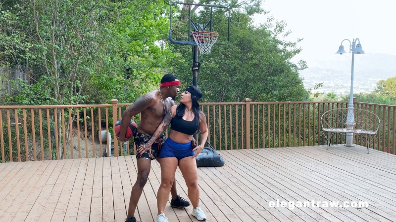 Monica Santhiago - Big Booty On The Court