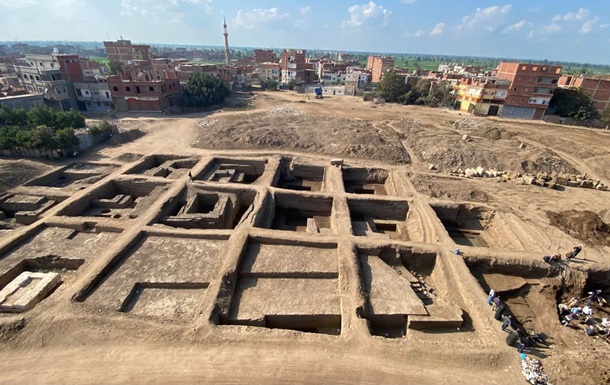 В Египте нашли гигантскую статую фараона Рамзеса II