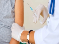 Вакцинація під час війни: як захистити себе і дітей