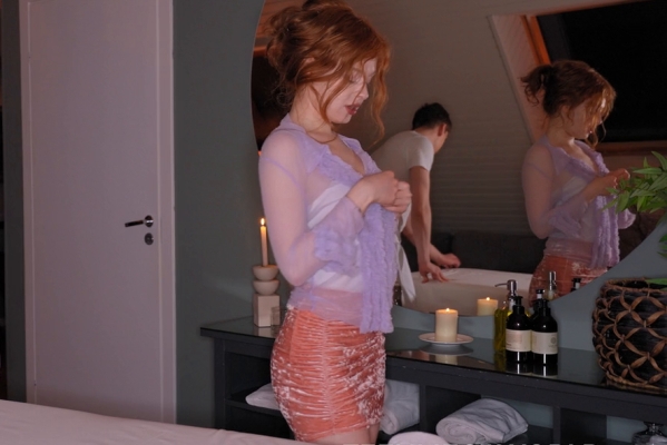 Reina Flore - Intimate massage session