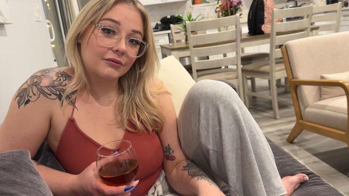 Lucky Kay - Late Night Sex With Moms Best Friend [FullHD 1080p]