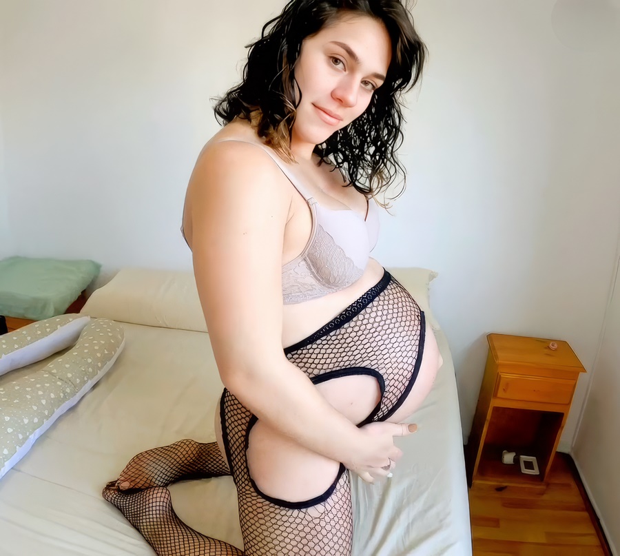 April Bigass Intense Sex with Busty Pregnant Girl at 29 Weeks