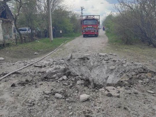 Вночі ППО не вдалося перехопити балістичну ракету росіян та 19 дронів: куди припали удари (фото, відео)