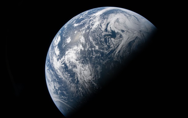 NASA опубликовало более 12 тысяч фотографий миссии Artemis II