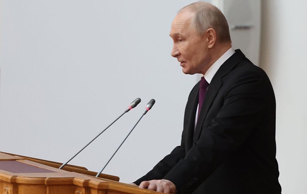 "На фоне снижения": в России перестали публиковать рейтинг Путина