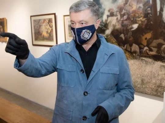 Після заклику «геть від москви» Порошенко задекларував десятки робіт російських художників, — Валентин Гладких