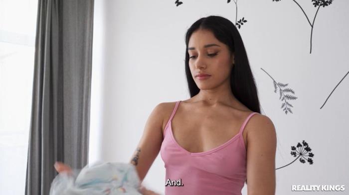 Carolina Guerrero - Sneaky Roommate Steals Boyfriend [SD 480p]