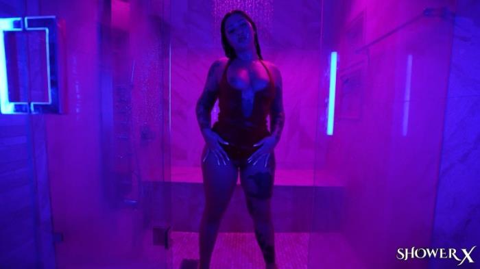 Roxanne Roselle, Dwayne Foxxx - In The Shower With A Tatted Big Booty Babe [UltraHD 4K 2160p]