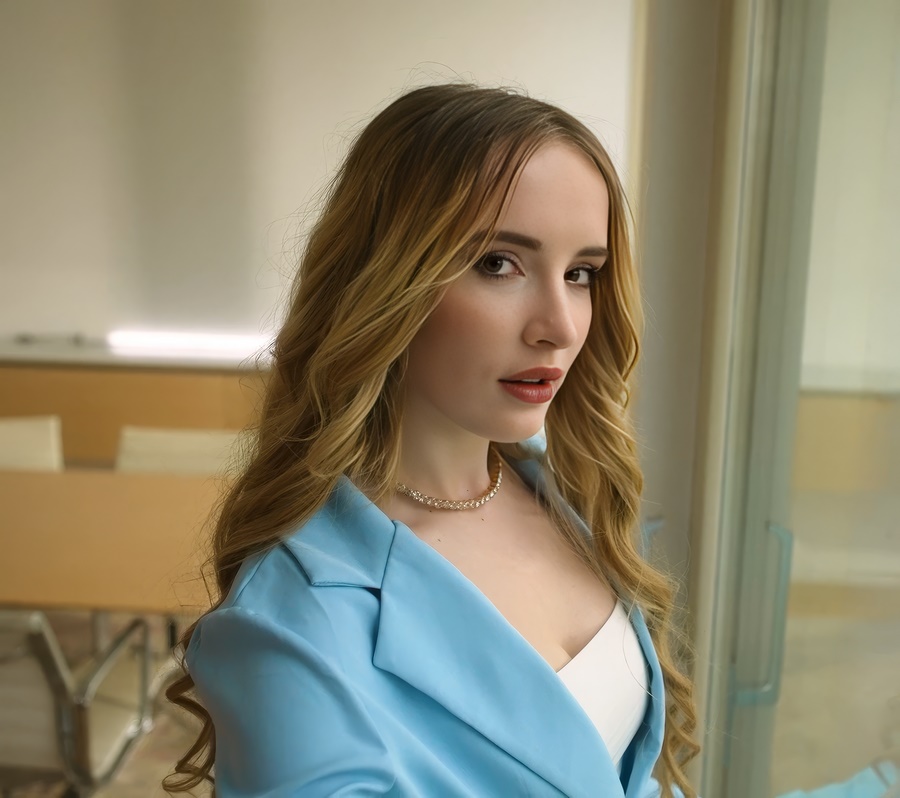����������� ������� ��������� Polly Yangs 
