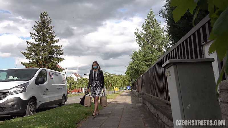 Polina Maxim - FOOD AUTOMASAKR E125 (CzechStreets/RychlyPrachy.cz/CzechAV) UltraHD/4K 2160p