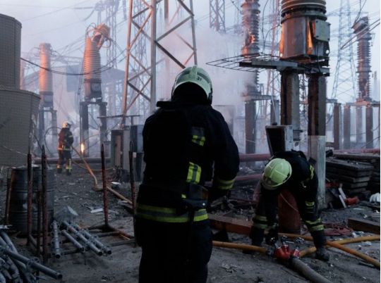 Ворог атакував енергетику України: світло зникло в Києві і частині регіонів