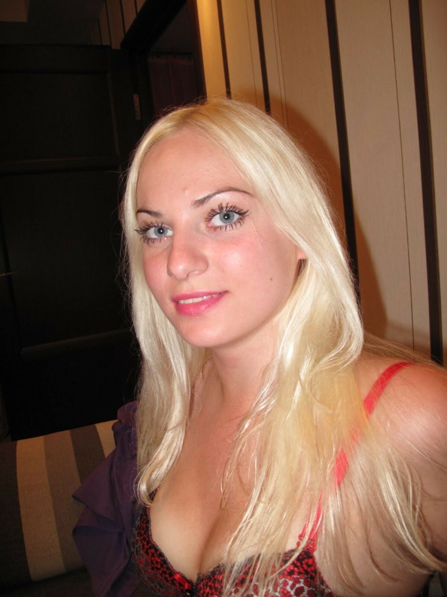 Hot Amateur Blonde