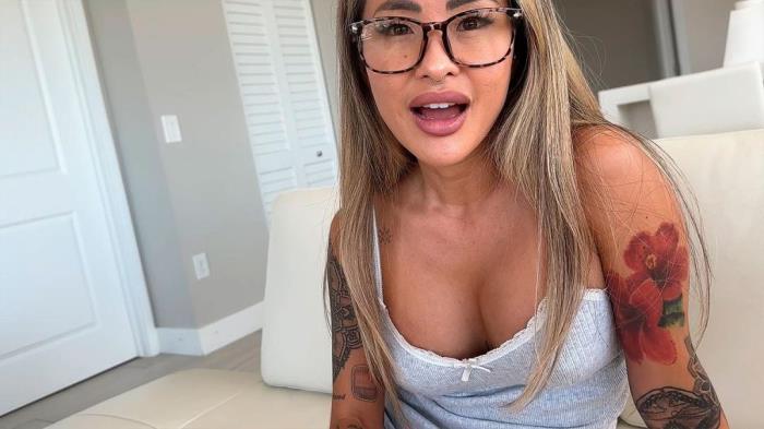 Linda Lan - Tiny Asian step-Mom Sex Emergency [FullHD 1080p]