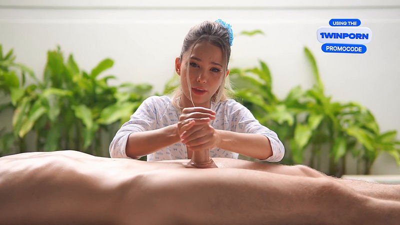 A Small Asian Woman Massages a Big Penis Lil Karina (Onlyfans) FullHD 1080p