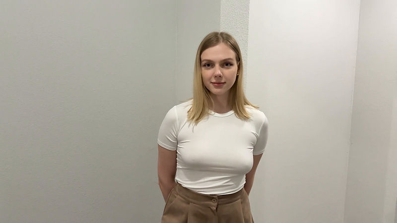 MY NEW UPSTAIRS NEIGHBOR TURNED OUT TO BE a WHORE AND SPREAD HER LEGS IN THE HALLWAY  PUBLIC SEX Arisha Mills (Onlyfans) FullHD 1080p