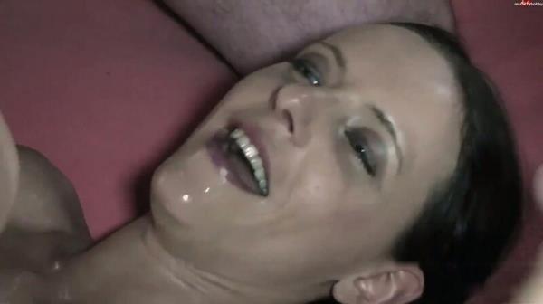 DirtyFranky63 - Cum-hungry bitch in the villa [FullHD 1080p]