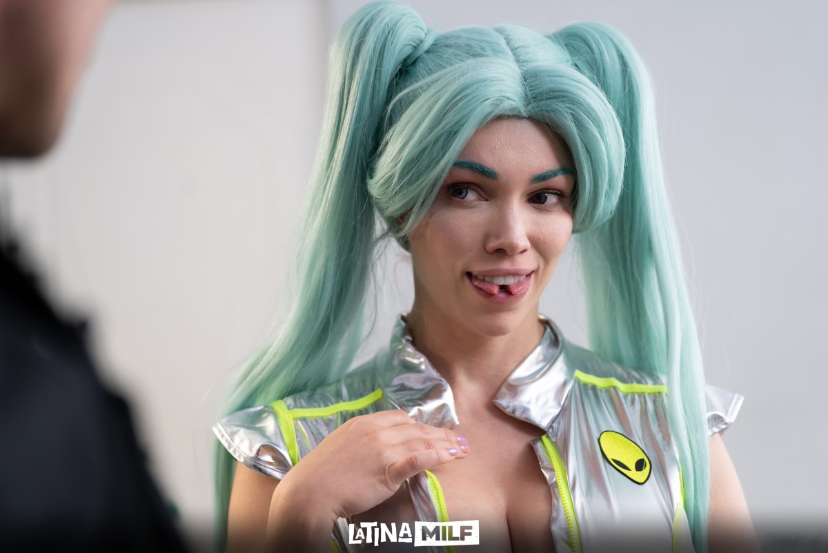 2026-05-11 Octokuro - Interstellar Cosplay Fuck
