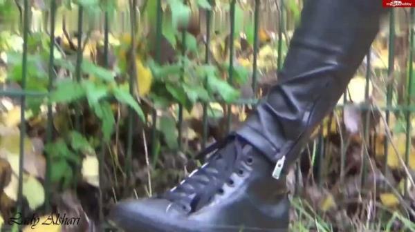 LadyAlshari - Rubberchucks Outdoor [HD 720p]