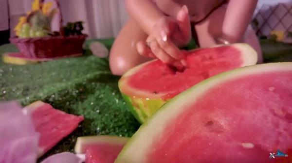 NicoleAdams - Juicy and oily fruits for this heat [FullHD 1080p]