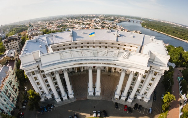 Россияне повредили здание МИД в центре Киева