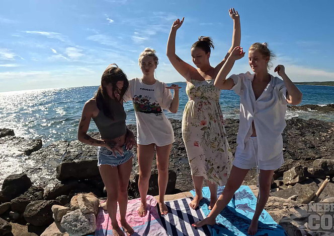 Abbie Storm, Eyla Moore, Rosalinda, Vanessa Klein - 4way Hot Models Nudists Behind The Scenes Outdoors