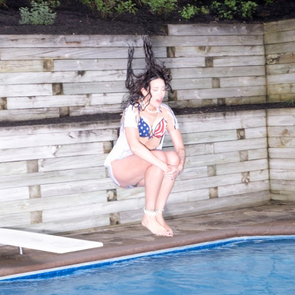 Julia Wolf - Deep End (Single) (2026)