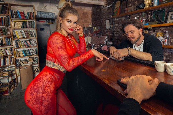 Alice Deliora - Anal Sex with a Slutty Bar Babe