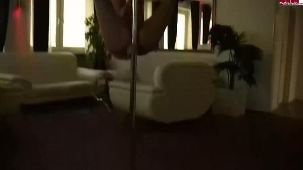 Sarah-xxx - Pool Dance - My first video [HD 720p]