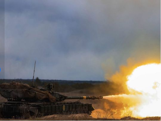 Важкі бої на фронті: рф намагається наступати одразу на кількох напрямках — ISW