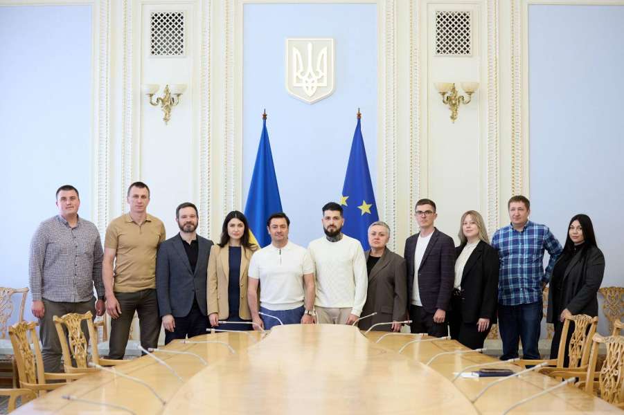 Він пройшов Маріуполь. Пережив полон. І сьогодні продовжує служити Україні