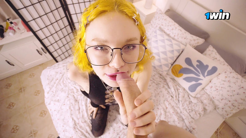 I Seduced My Roommate While His Wife Was Away, Gave a Footjob And Let Him Fuck My Holes Karneli Bandi (Onlyfans) FullHD 1080p