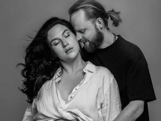Зірка «Спіймати Кайдаша» вперше стане мамою: ніжні фото з чоловіком розчулили мережу