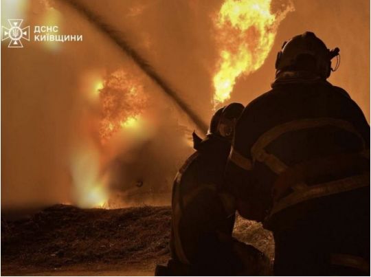 Сотні дронів ворога атакували Україну вночі: вибухи лунали під Києвом, на Дніпропетровщині, Одещині, Харківщині (фото)