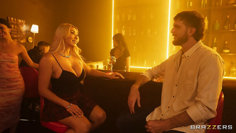Destiny Mira, Cyber Doll  Wingwoman Secures A Threesome (BrazzersExxtra/Brazzers) FullHD 1080p